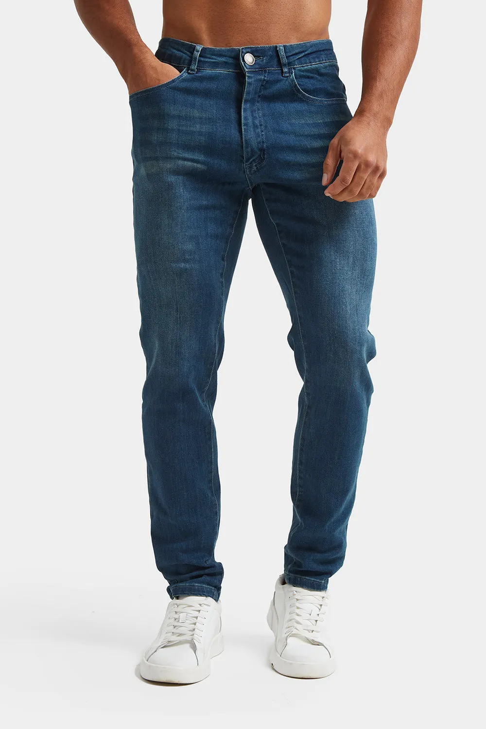 Athletic Fit Jeans in Mid Blue