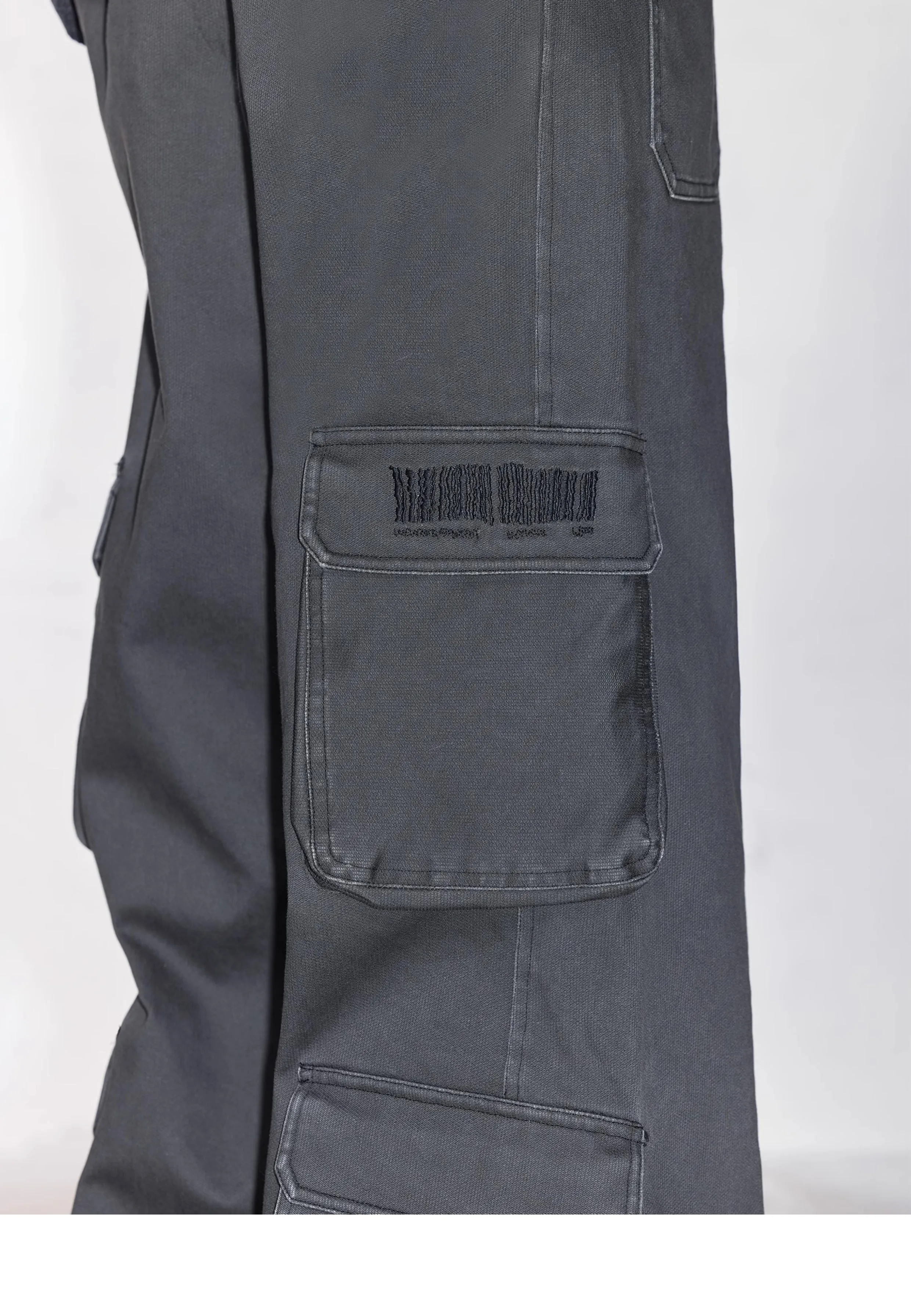 Multi-pocket loose straight pants