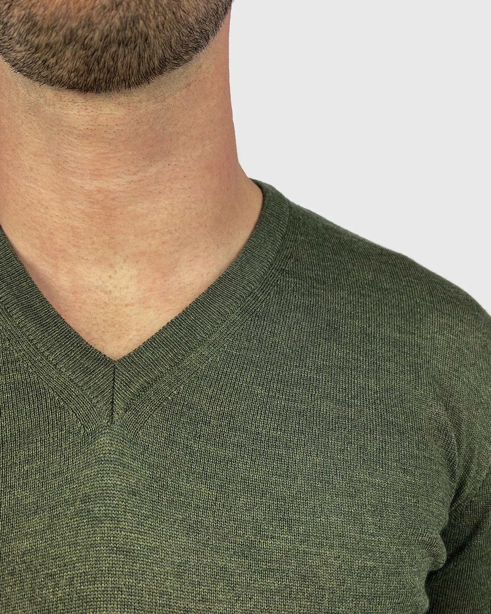 VISCONTI W23V OLIVE-GREEN WOOL V-NECK SWEATER